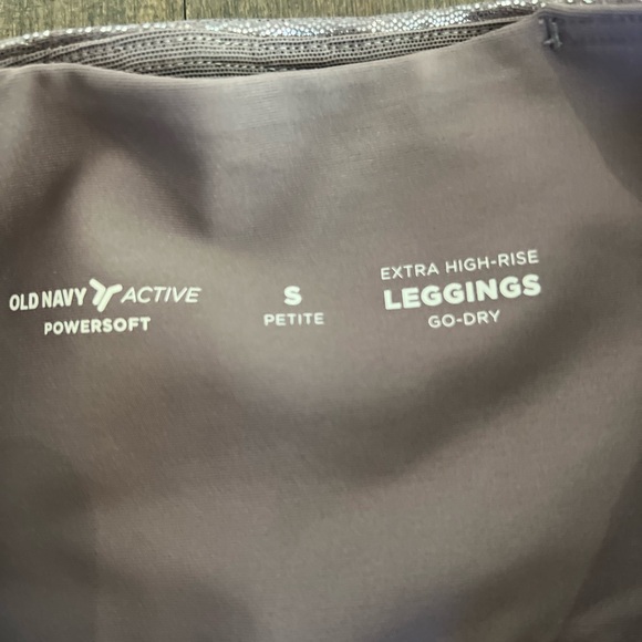 Old Navy activewear. Brand new! Never worn only tried on. - Picture 3 of 4